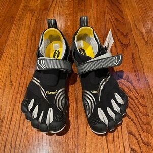 Vibram Black and Gray Toe Shoes